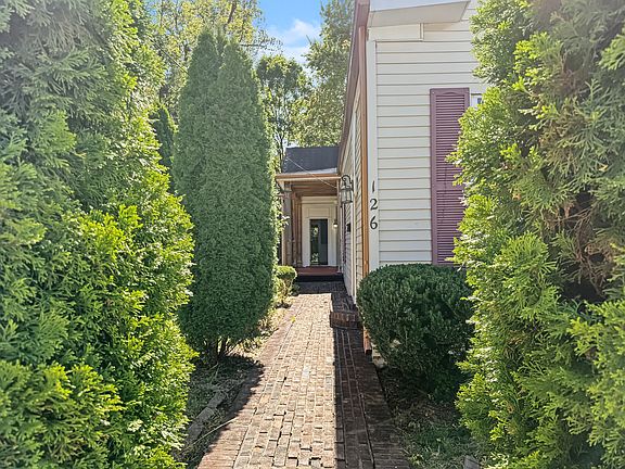 3rd image of 126 Union St