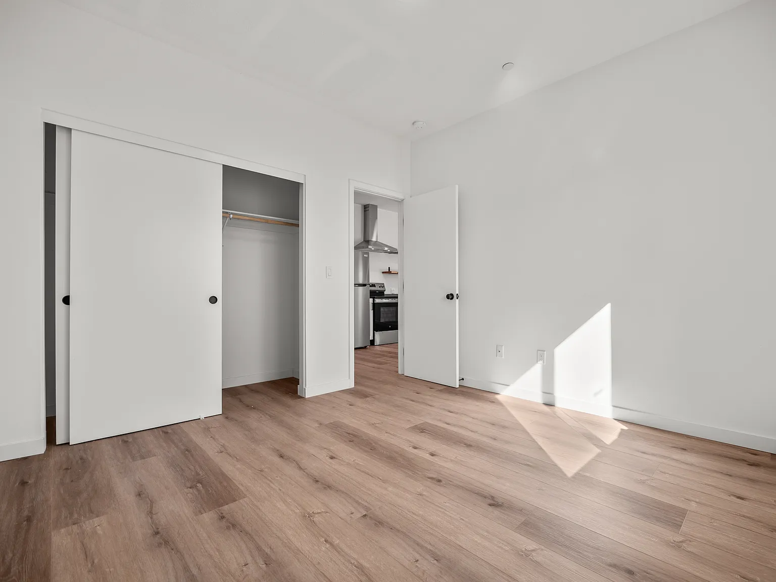 1 bed, 500 sqft, $1,400 — Photo 3