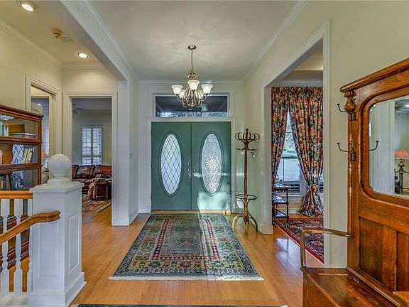 3rd image of 6519 Edgewood Ct