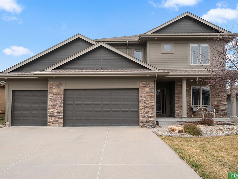 1st image of 810 S 190th Ave