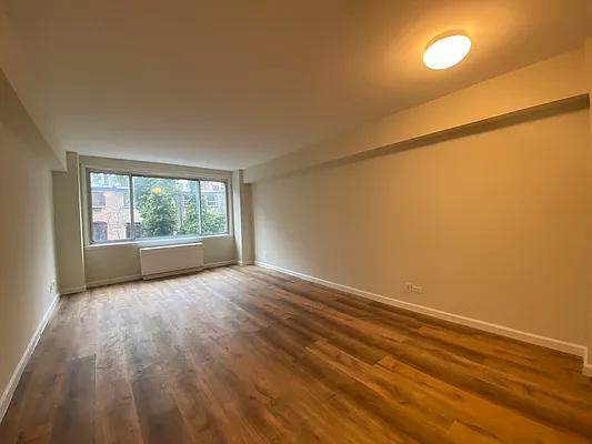 Rented by Stonehenge NYC LLC | media 16