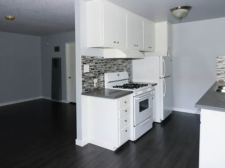 3601 E Vermont St #15 — Photo 12