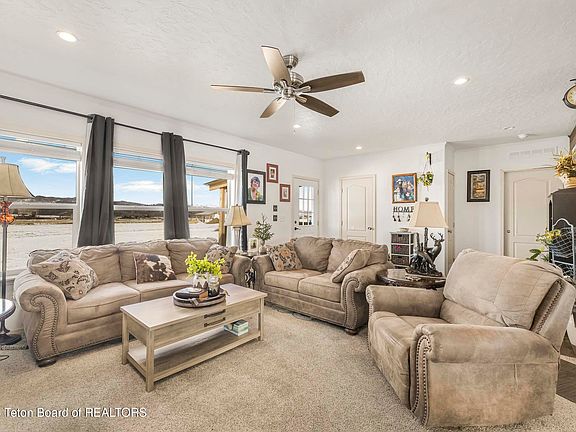 3rd image of 60 Summit Way