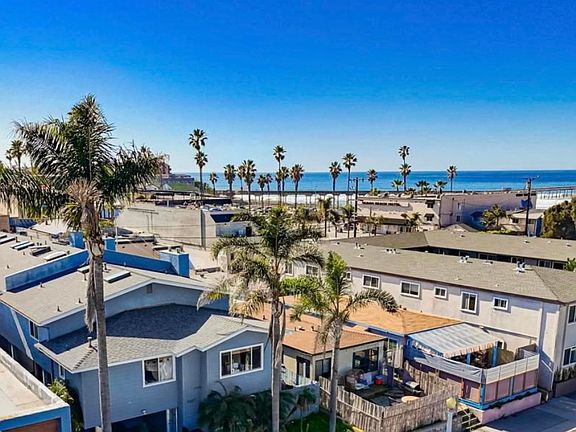 3rd image of 5027 Santa Monica Ave