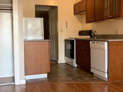 1st image of 224 Bellevue Ave E #5