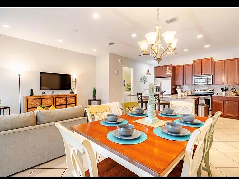 354 Captiva Dr — Photo 4
