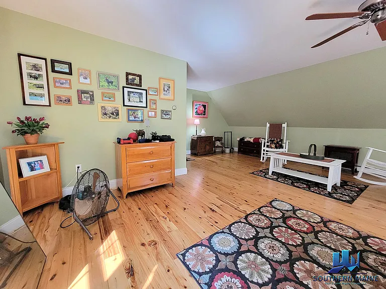50 Hawthorne Ln — Photo 6
