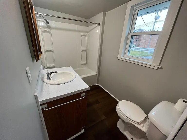 210 N Gilbert St — Photo 16