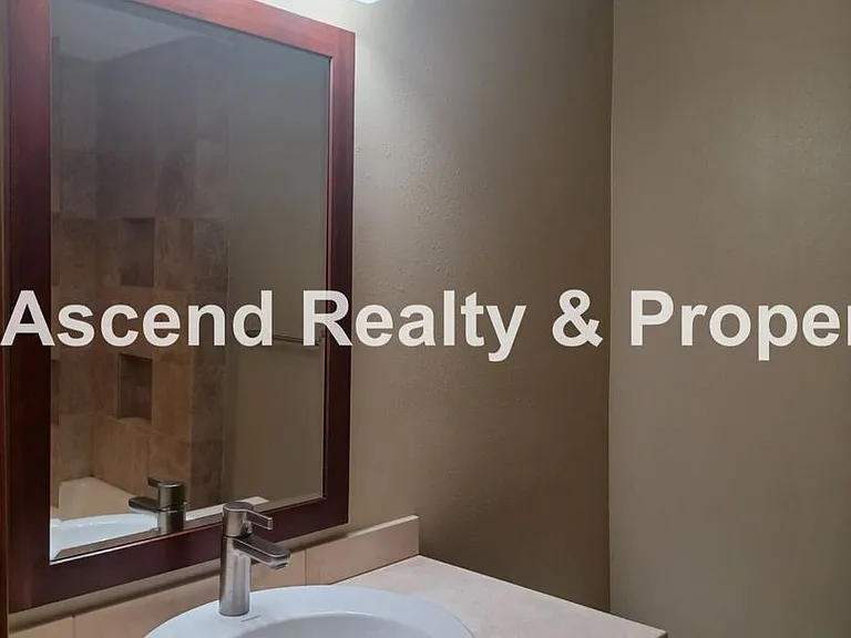 830 SW Broadway Dr #8 — Photo 14