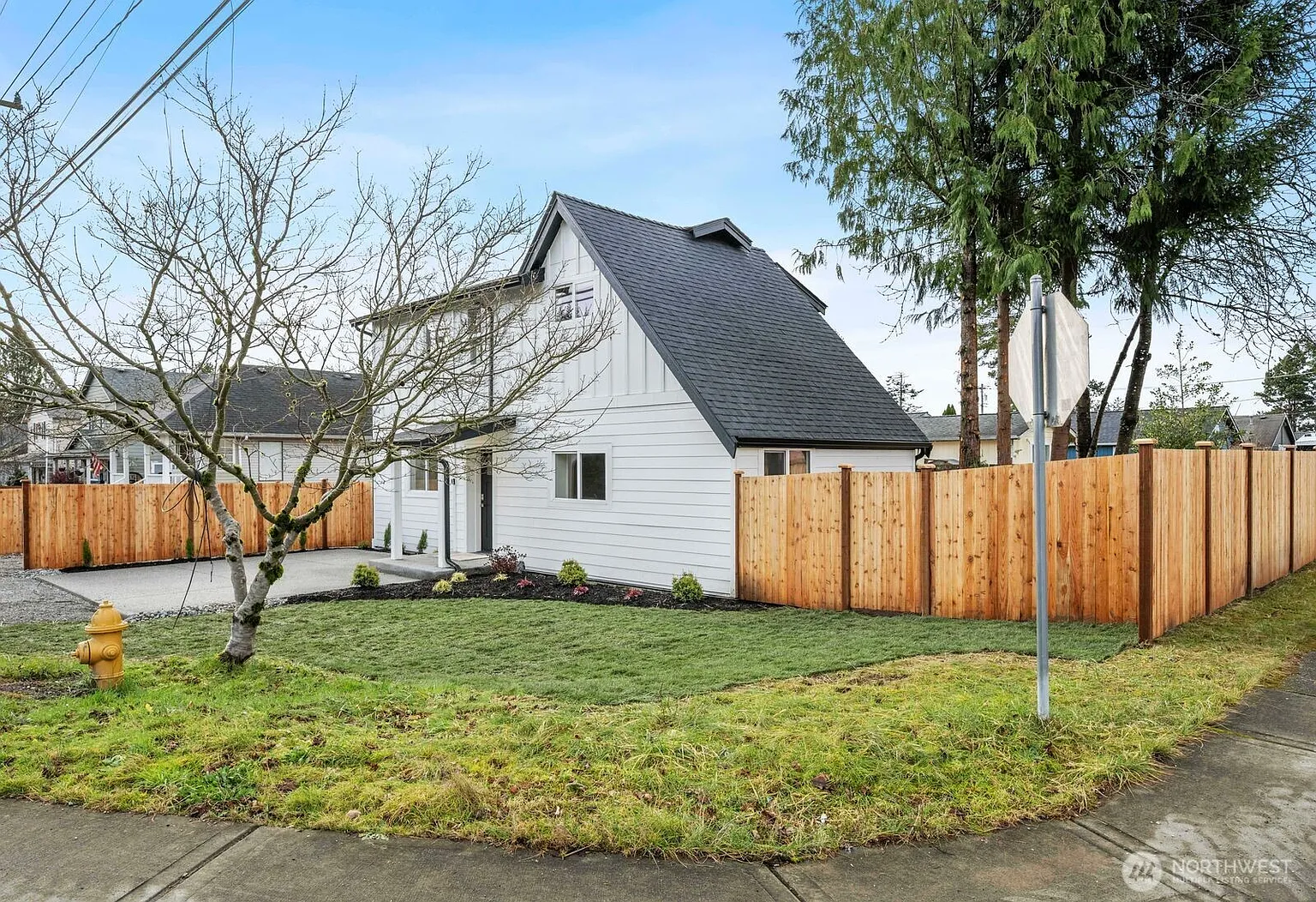 200 S Alder Avenue photo 1