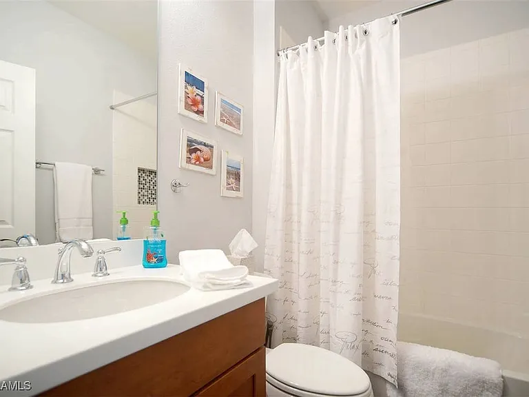 2772 Lambay Ct — Photo 10