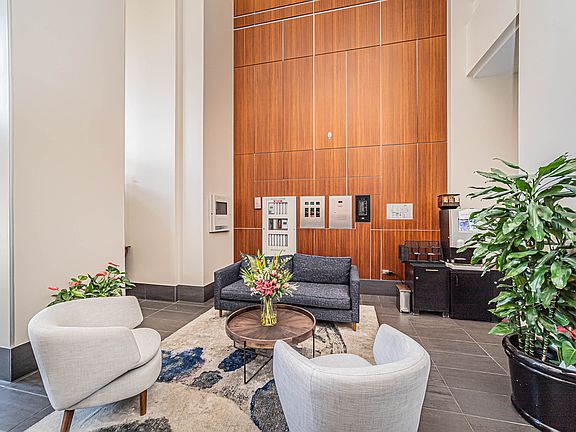 2nd image of 1400 S Michigan Ave APT 1002