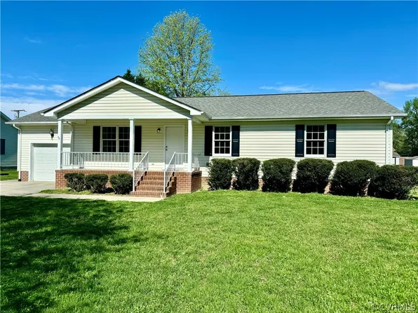 1328 Hoskins Dr, Tappahannock, VA 22560