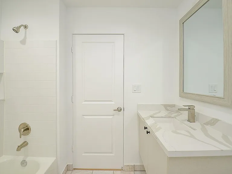 15000 S Richmond Ave #4 — Photo 18