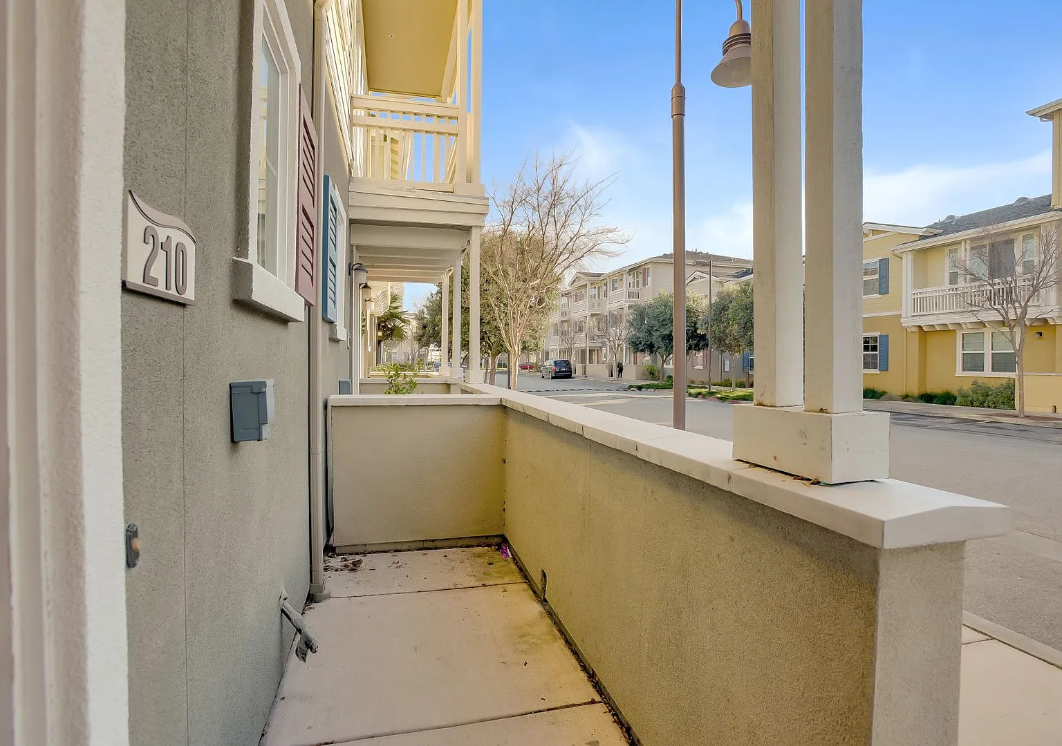 Live by the Marina in this Beautiful Townhome! — Photo 3