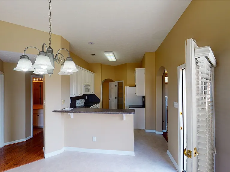 615 Castlebrook Dr — Photo 15