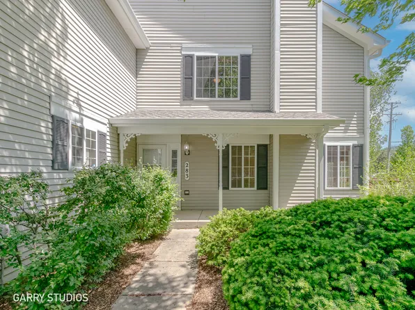 283 Sandhurst Ln, South Elgin, IL 60177