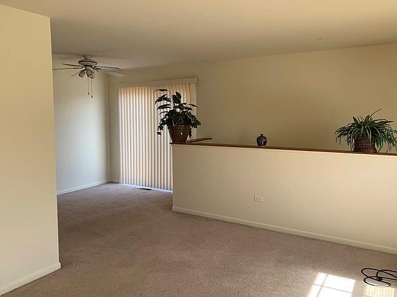 5th image of 455 N Cambridge Dr