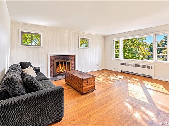 3rd image of 136 Sherman Avenue