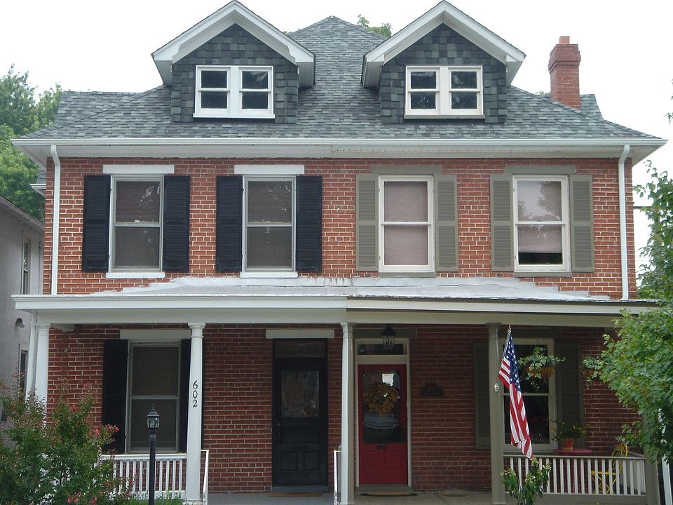 Exterior (Right)