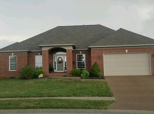 211 Quail Crossing Dr, Boonville, IN 47601