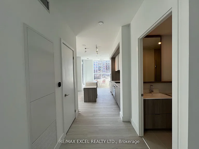 6 Greenbriar Rd #211 — Photo 5