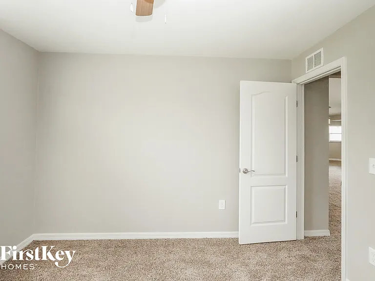 444 Lanham Dr — Photo 12