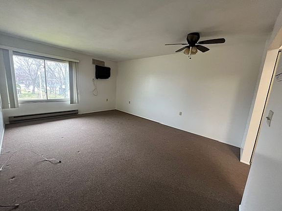 5th image of 6934 Hillcrest Ave #6