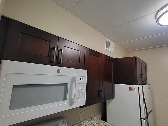5th image of 4410 S 27th St #B05