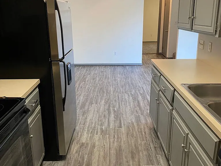 4201 Colony Dr — Photo 6