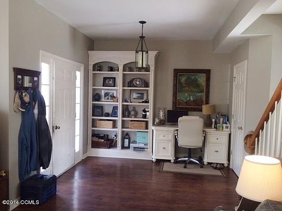 5th image of 342 Country Club Ln