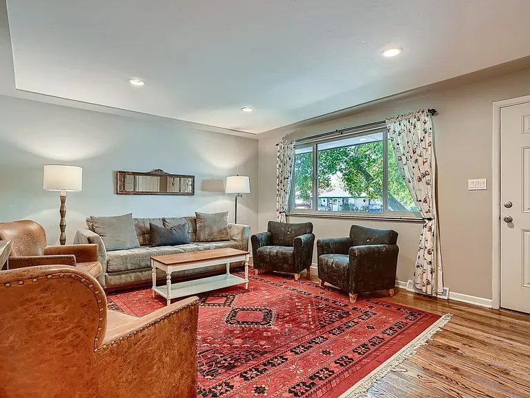 5495 S Lakeview St — Photo 1