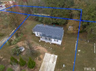 312 Earnie Ln, Holly Springs, NC 27540