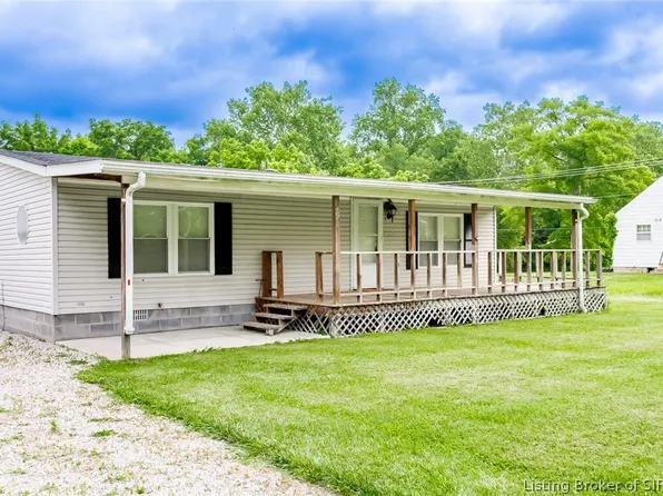 812 English Avenue, Austin, IN 47102