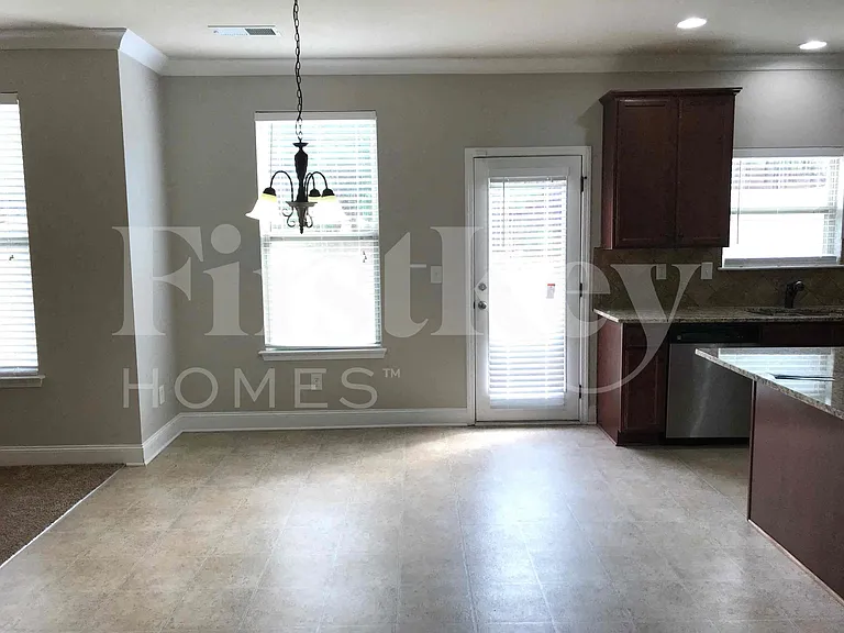 2022 Poplar Falls Ave — Photo 5