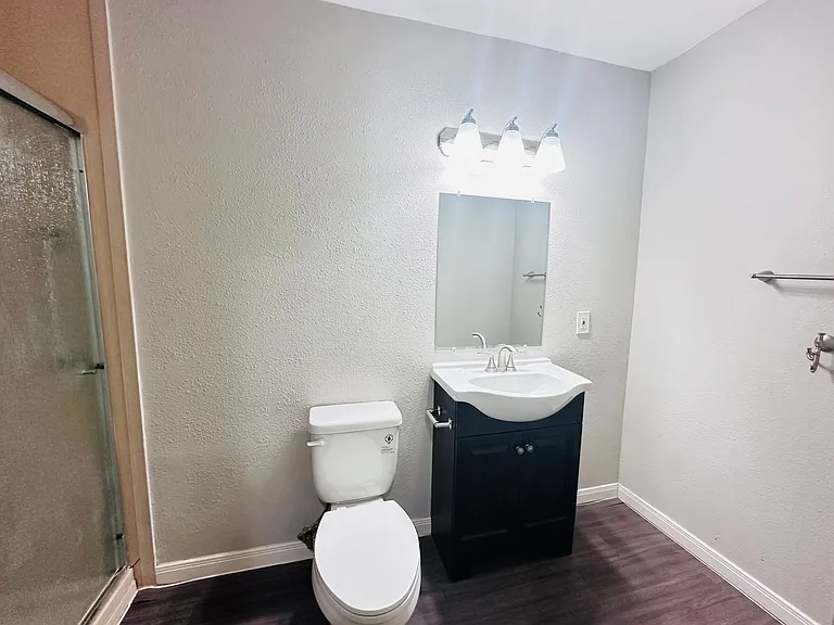 10806 Lazy Oaks Dr — Photo 14