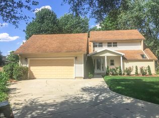 10S310 Jamie Ln, Willowbrook, IL 60527