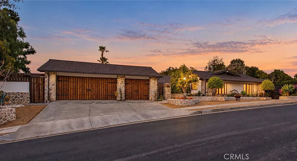 27151 Mission Hills Dr
