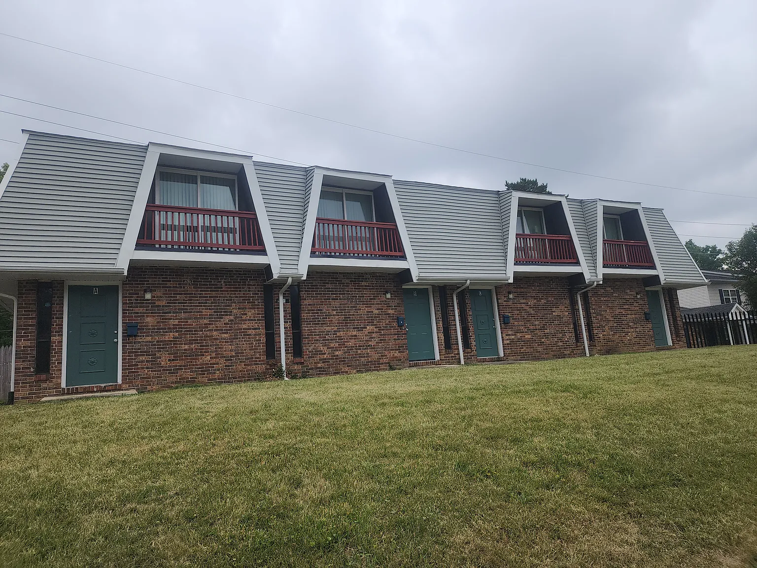 2 bed, 1.5 bath, 1000 sqft, $1,180 — Photo 1