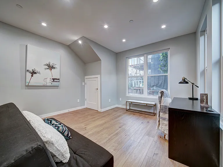 3481 Mission St #1 — Photo 12