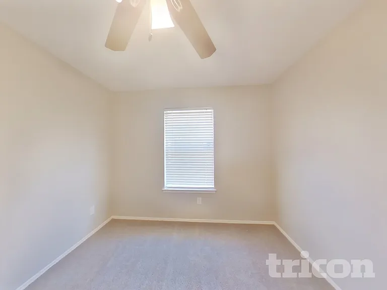 1409 Mallard Dr — Photo 12