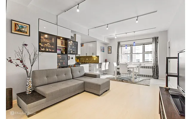 Sold by Douglas Elliman | media 18