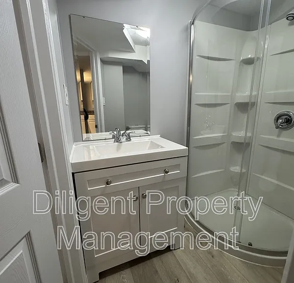 736 Stormont St #LOWER — Photo 19