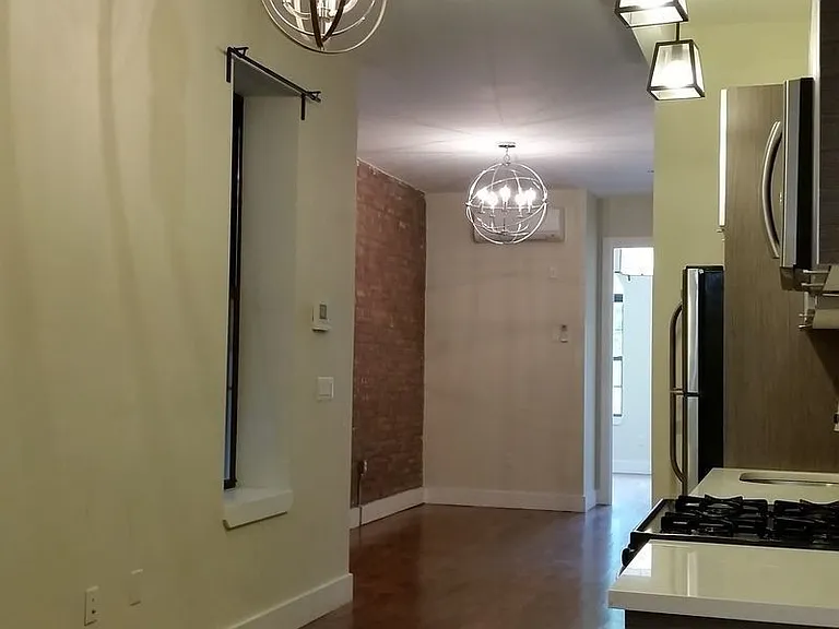 255 Hart St #1B — Photo 3