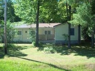 9016 Twin Lakes Rd, Cheboygan, MI 49721