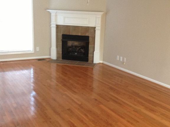 4th image of 715 Meadowgate Ln