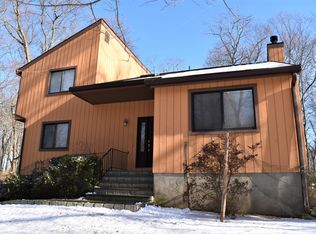 57 Cliffside Ln, Bedford Corners, NY 10549