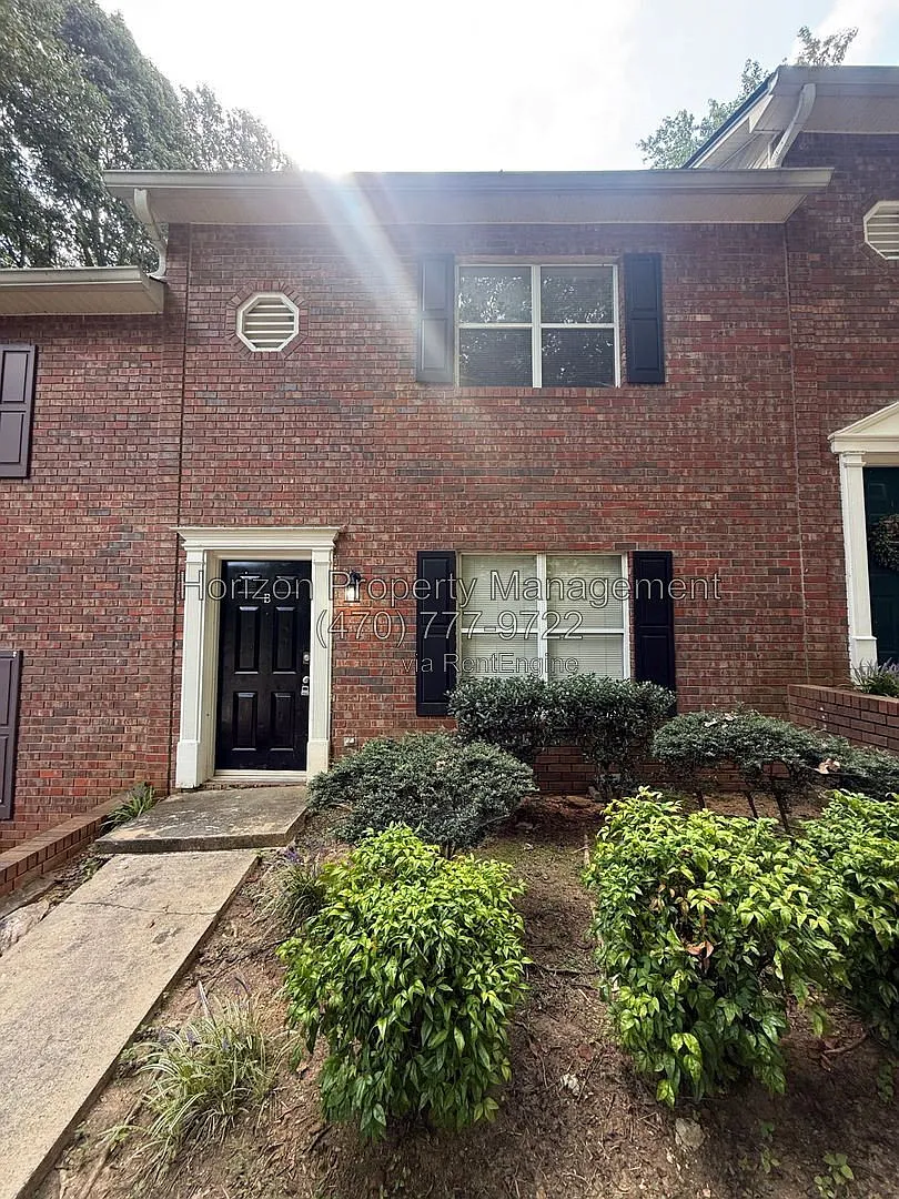 2 bed, 1.5 bath, 1014 sqft, $1,495 — Photo 1
