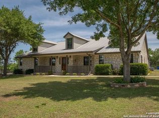 115 Country Gdns, La Vernia, TX 78121