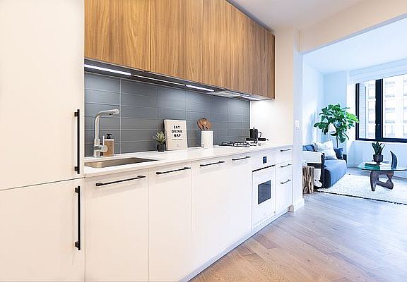 3rd image of 445 W 35th St APT 8J